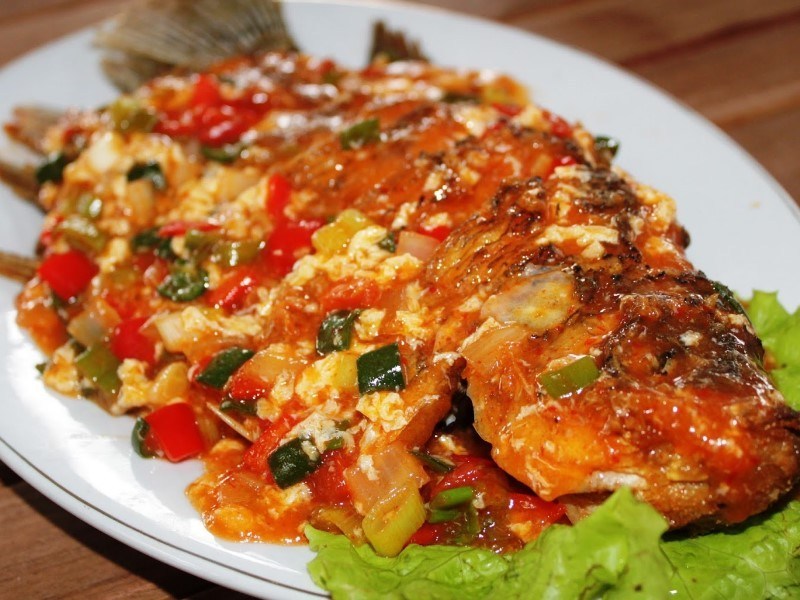 Hmm, Segarnya Gurame Asam Manis Pedas
