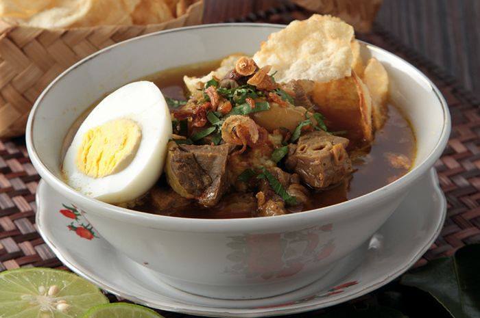 TAUTO KHAS PEKALONGAN BERTABUR BAWANG SOY