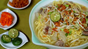 Mie Kocok Bandung Bertabur Bawang SOY