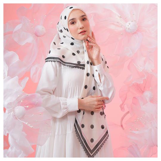Tatuis Square Hijab Damour 102 Broken White - Black Reguler
