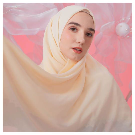 Tatuis Square Hijab Damour 113 Cream Maxy