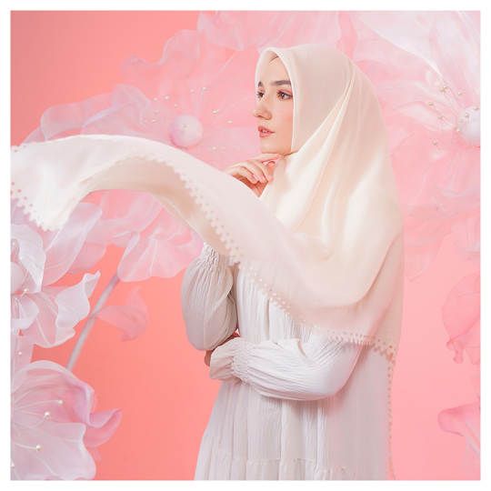 Tatuis Square Hijab Damour 116 Cream Maxy