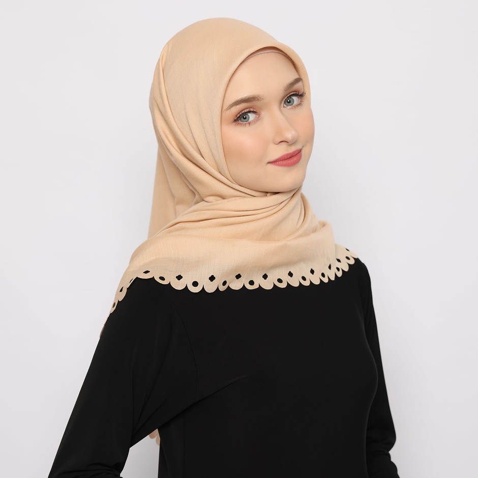 Tatuis Square Hijab Damour 109 Cream Reguler