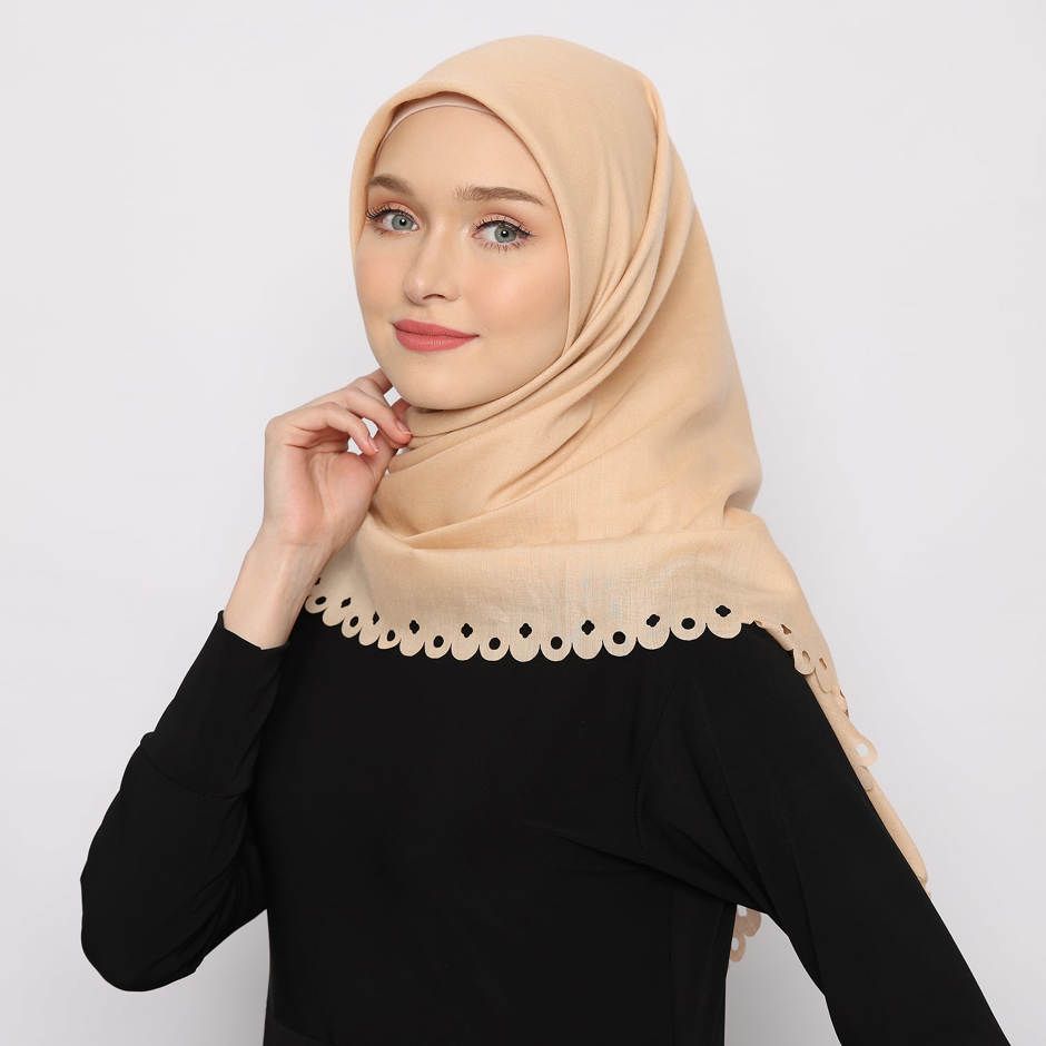 Tatuis Square Hijab Damour 109 Cream Reguler