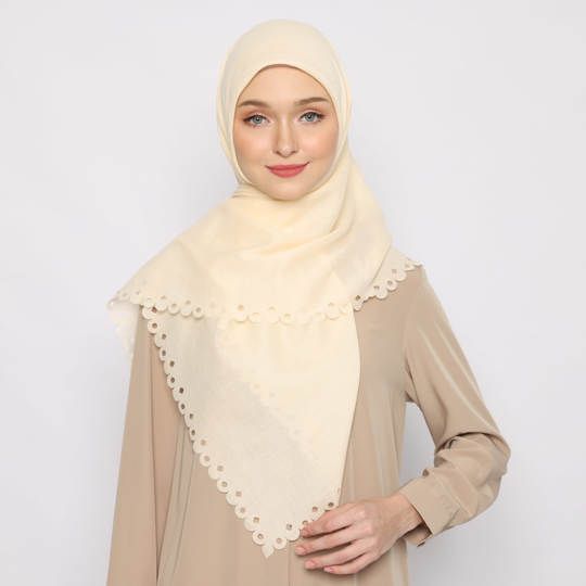Tatuis Square Hijab Damour 109 Beige Reguler