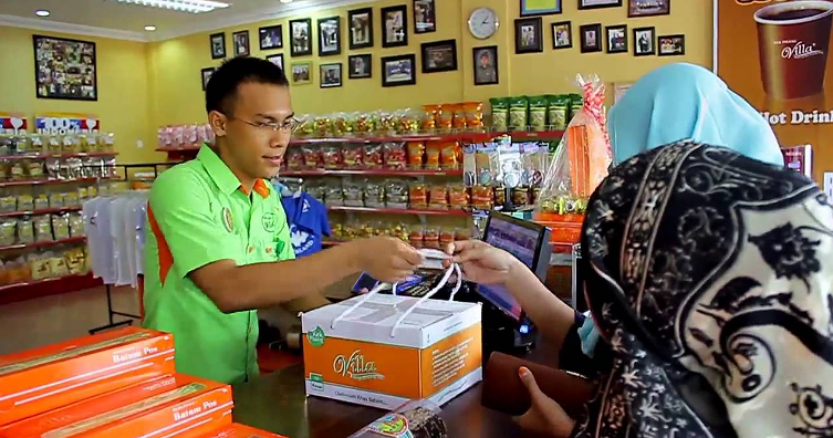 PENGUSAHA MUDA YANG SUKSES DENGAN TEH KEMPOT