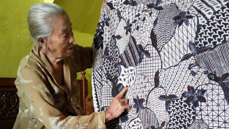 Kisah Mbah Acum, Pembatik Tulis Tradisional Tertua di Banyuwangi